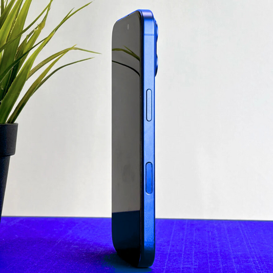 iPhone 16 (Blue, Pre-loved) secend